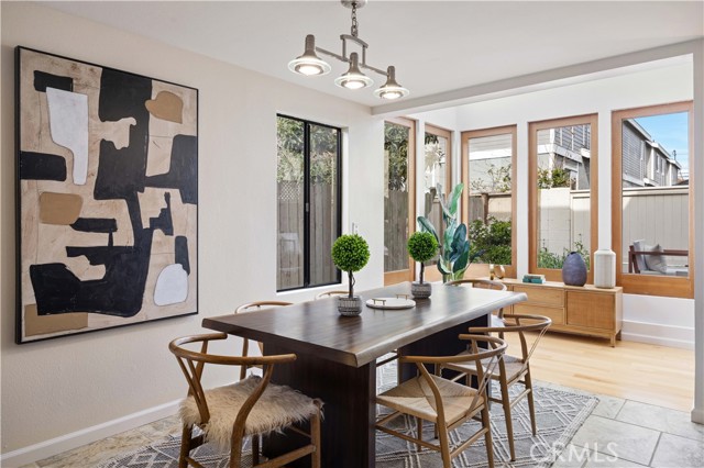 Detail Gallery Image 3 of 34 For 2317 Carnegie Ln #B,  Redondo Beach,  CA 90278 - 3 Beds | 2/1 Baths