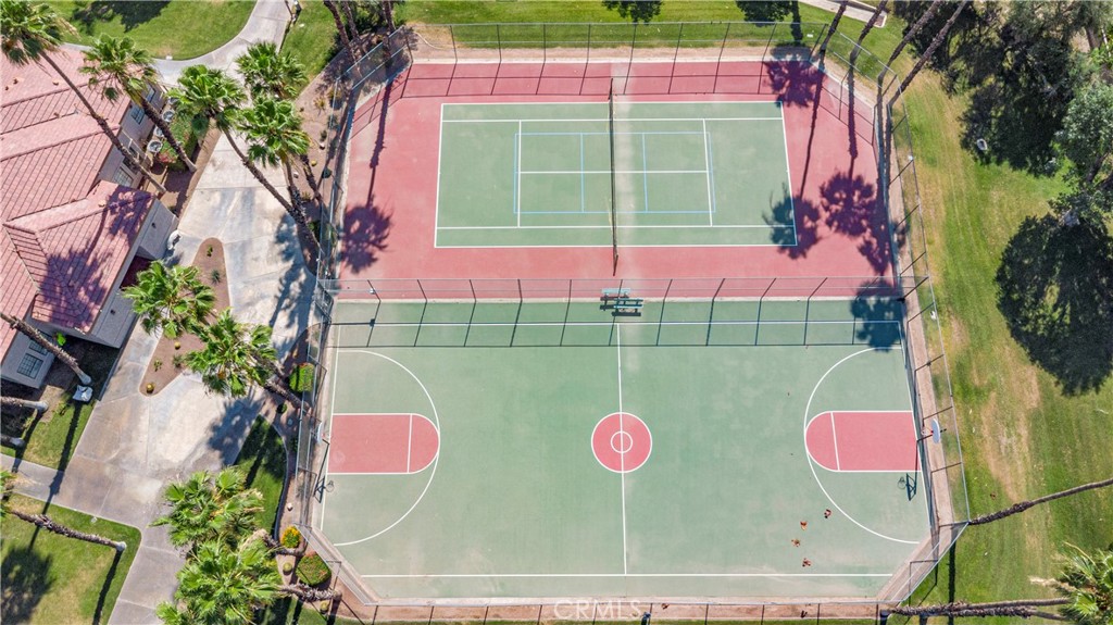 https://media.crmls.org/medias/900bfdb1-f6a9-4b39-bc38-15ae029eb0f8.jpg?preset=X-Large