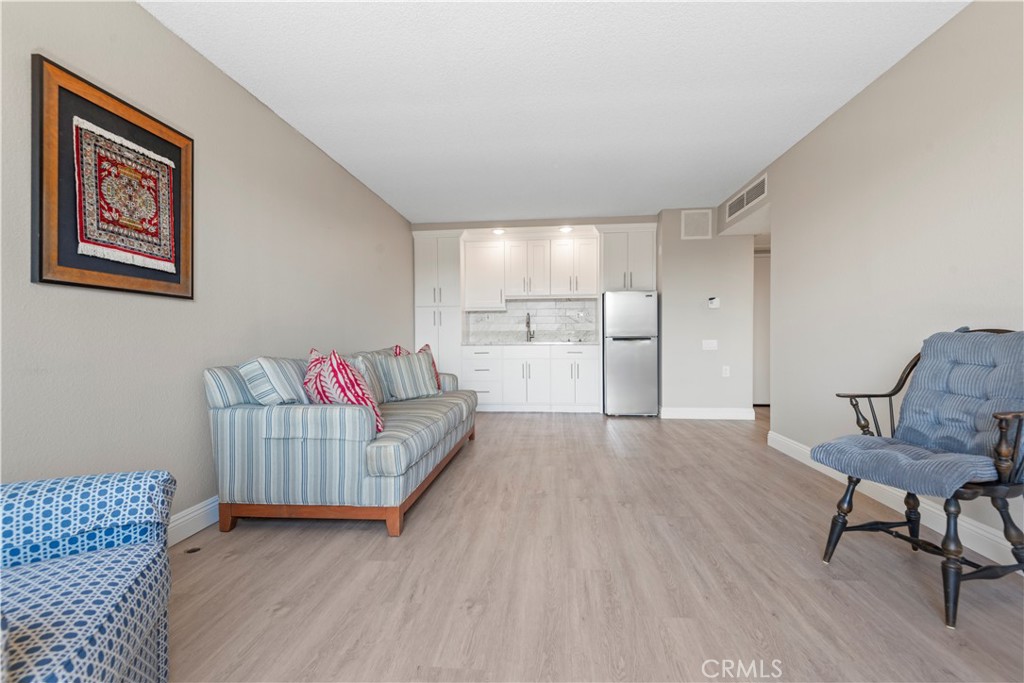 900c060b Ff5d 4176 B1d6 E10645e355f7