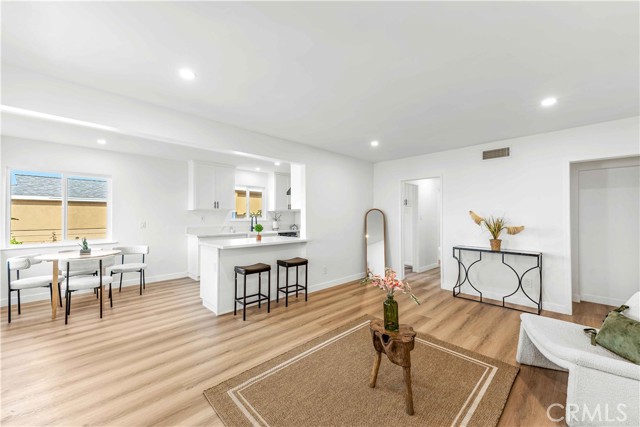 534 W 224th Place, Carson CA: https://media.crmls.org/medias/900d8dd0-7a1a-4c24-bd38-7570836ff780.jpg