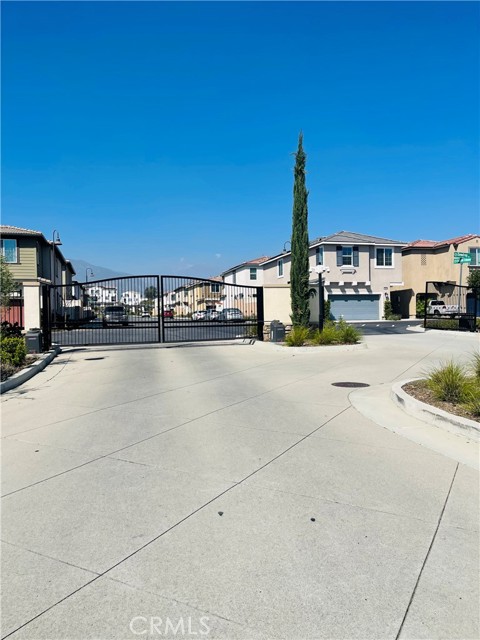 Detail Gallery Image 2 of 30 For 2004 2004 Dewdrop, Upland,  CA 91786 - 4 Beds | 2/1 Baths