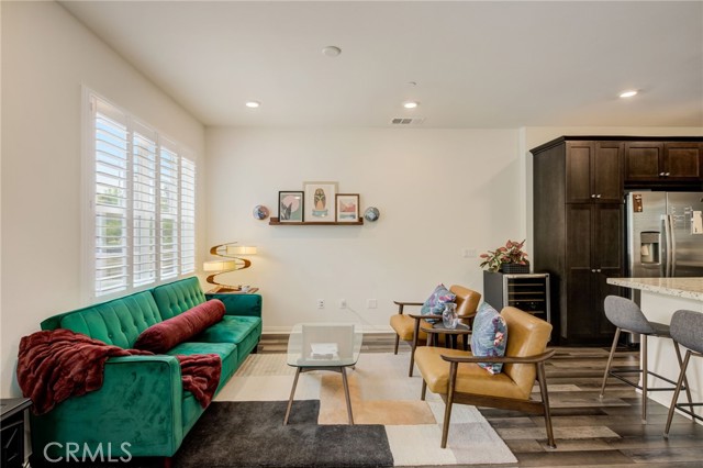 Detail Gallery Image 11 of 46 For 26412 Brahman Ct, Saugus,  CA 91350 - 3 Beds | 2/1 Baths
