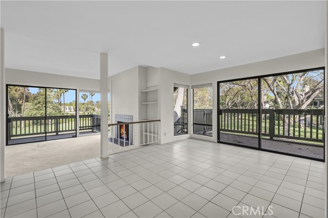 Detail Gallery Image 4 of 36 For 10 Lago Norte, Irvine,  CA 92612 - 2 Beds | 2 Baths