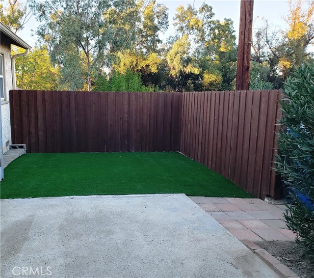 22436 Avenue San Luis photo 22