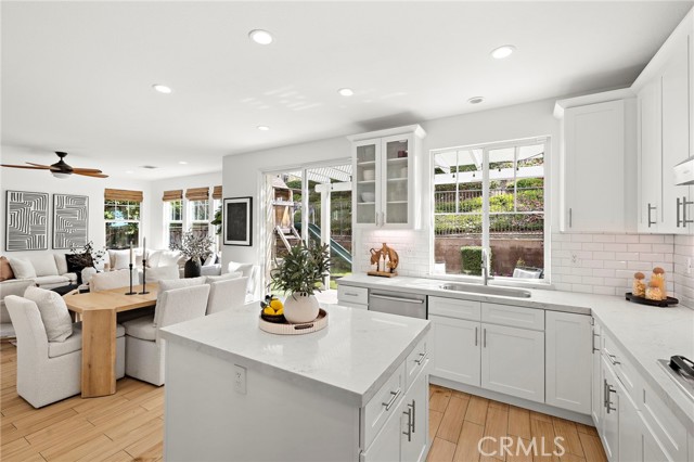 Detail Gallery Image 13 of 38 For 10 Sachem Way, Ladera Ranch,  CA 92694 - 4 Beds | 2/1 Baths