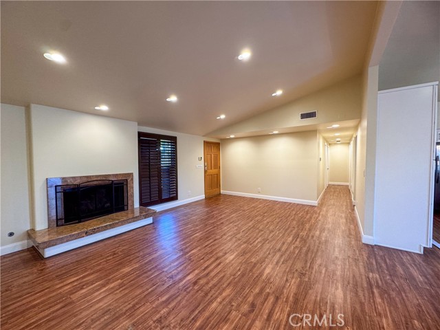 Detail Gallery Image 3 of 27 For 12162 Bradford, Granada Hills,  CA 91344 - 3 Beds | 2/1 Baths