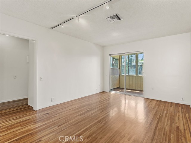 Detail Gallery Image 11 of 27 For 1901 Peyton Ave #T,  Burbank,  CA 91504 - 1 Beds | 1 Baths