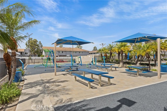 Detail Gallery Image 28 of 43 For 19796 Inverness Lane, Huntington Beach,  CA 92646 - 2 Beds | 2 Baths