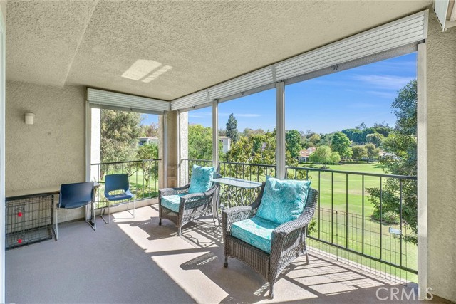 Detail Gallery Image 3 of 28 For 5510 Paseo Del Lago 2d,  Laguna Woods,  CA 92637 - 2 Beds | 2 Baths