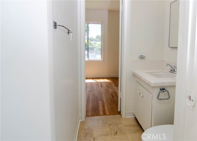 10520 Haskell Avenue, Granada Hills CA: https://media.crmls.org/medias/901534a2-0e8c-423c-831c-dc50195b894b.jpg