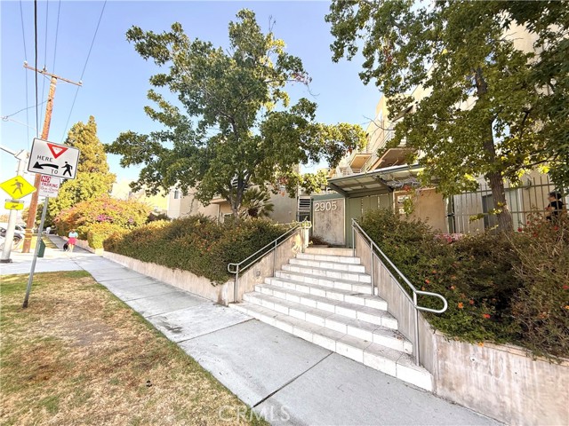 2905 Montrose ave, La Crescenta CA: https://media.crmls.org/medias/90162229-74e7-4d32-809b-c8eaa1323844.jpg