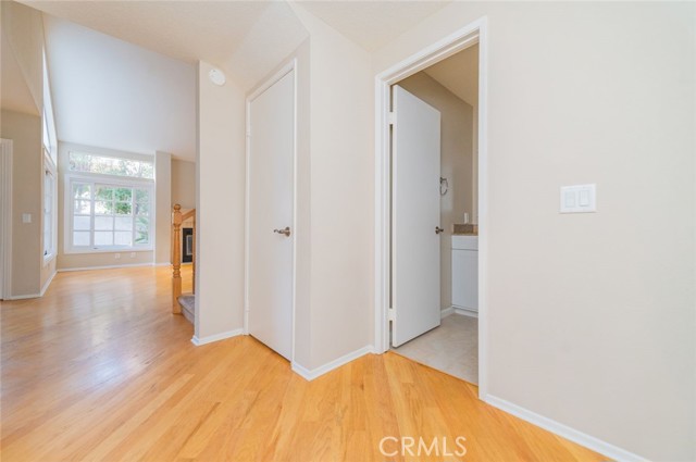 Detail Gallery Image 5 of 24 For 96 Stanford Ct, Irvine,  CA 92612 - 2 Beds | 1/1 Baths