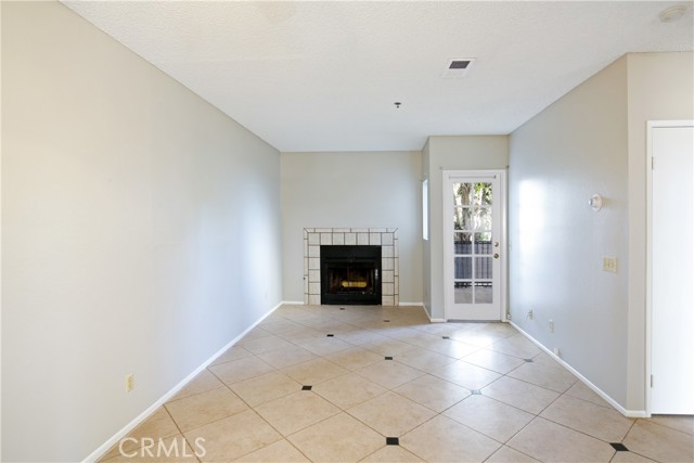 Detail Gallery Image 5 of 25 For 260 Victoria St #32,  Costa Mesa,  CA 92627 - 2 Beds | 2/1 Baths