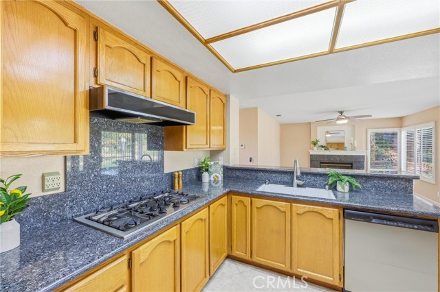 Detail Gallery Image 7 of 25 For 2000 Citrus Wood Ln, Riverside,  CA 92503 - 4 Beds | 3 Baths