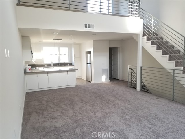 Detail Gallery Image 6 of 7 For 5621 N Bella Blanco Dr, North Hollywood,  CA 91601 - 3 Beds | 3/1 Baths