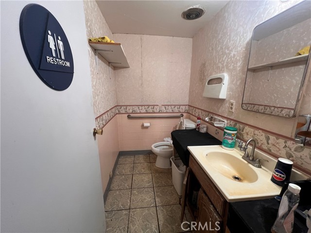  Commercial for Sale in Hawthorne, California
