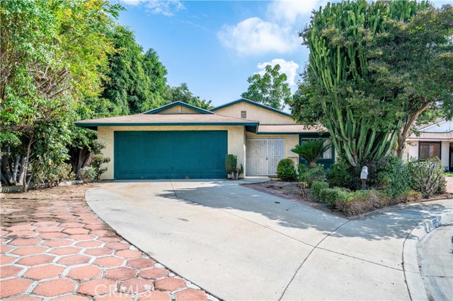 10907 Danielson Drive, South El Monte CA: https://media.crmls.org/medias/901ab44e-728d-41d6-abf2-4e692846f328.jpg