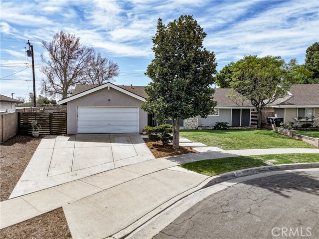 Detail Gallery Image 3 of 39 For 608 W Brentwood, Orange,  CA 92865 - 4 Beds | 2 Baths