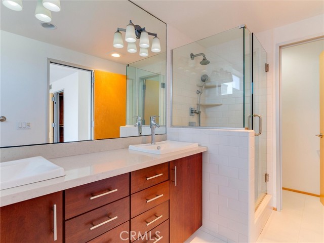 Detail Gallery Image 23 of 40 For 1130 Prospect Ave, Hermosa Beach,  CA 90254 - 4 Beds | 4 Baths