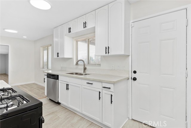 Detail Gallery Image 13 of 53 For 15944 Wintun Rd, Apple Valley,  CA 92307 - 5 Beds | 3 Baths