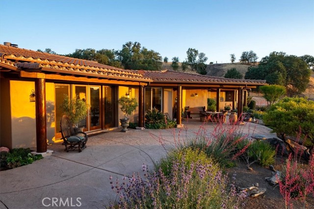 5085 Martingale Circle, San Miguel CA: https://media.crmls.org/medias/901c8ab4-e57d-4ad4-b72c-69da854588f2.jpg