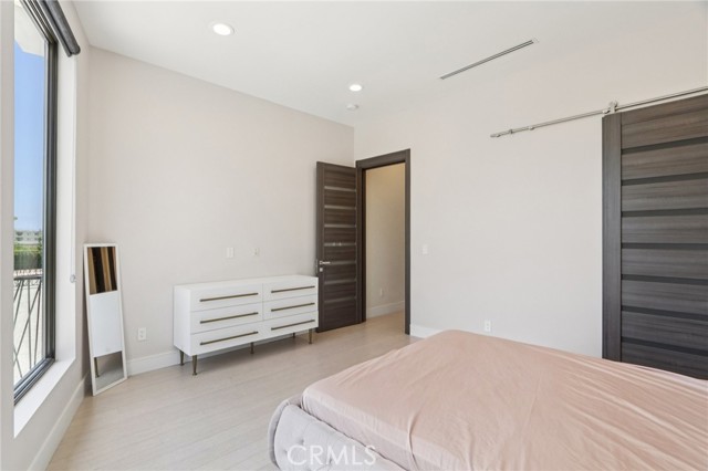10418 Rubio Avenue, Granada Hills CA: https://media.crmls.org/medias/901d5235-53b7-437c-9682-d2b7c164ca6e.jpg