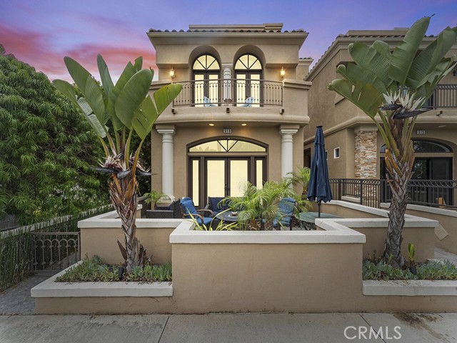 Detail Gallery Image 2 of 46 For 513 Pecan Ave, Huntington Beach,  CA 92648 - 3 Beds | 3/1 Baths