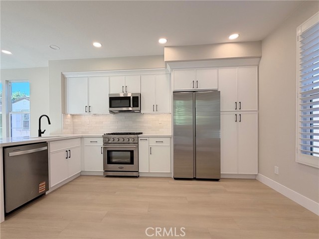 Detail Gallery Image 15 of 34 For 302 Tall Oak, Irvine,  CA 92603 - 3 Beds | 3/1 Baths