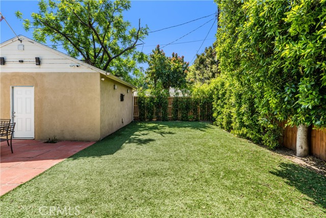 Detail Gallery Image 30 of 35 For 15229 Camarillo St, Sherman Oaks,  CA 91403 - 3 Beds | 2 Baths