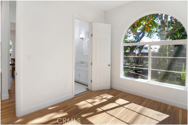 Detail Gallery Image 16 of 39 For 2022 N Ross Street #1/2,  Santa Ana,  CA 92706 - 2 Beds | 1 Baths