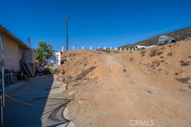 9555 1/2 Hierba Road, Agua Dulce CA: https://media.crmls.org/medias/90206cf6-3b25-40fc-beb2-eb505facbe19.jpg