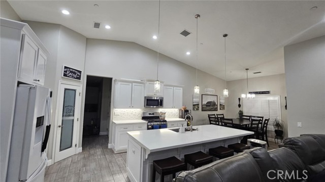 18950 Pachappa Road, Apple Valley CA: https://media.crmls.org/medias/90206fd0-fc20-4844-8da3-309bd55c6faf.jpg