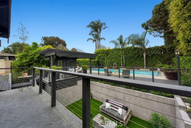 1012 10th Street, Manhattan Beach CA: https://media.crmls.org/medias/902084b7-bfdf-48f7-8f0a-3e469cfd0bb0.jpg