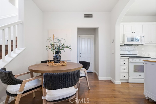 Detail Gallery Image 5 of 38 For 79 Canyoncrest, Irvine,  CA 92603 - 2 Beds | 2/1 Baths