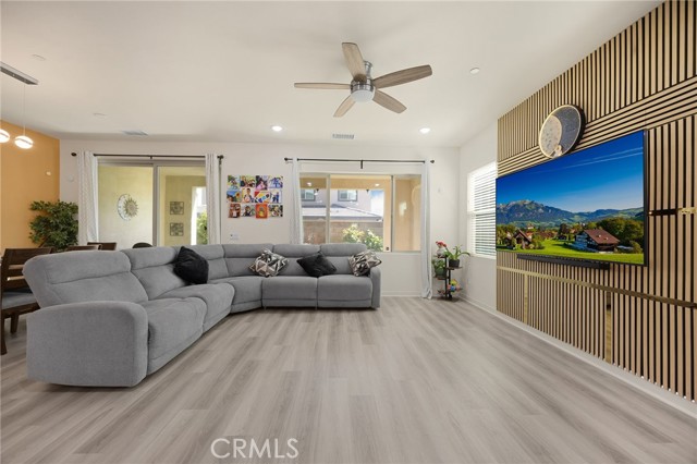 Detail Gallery Image 4 of 41 For 2670 E Embry Ln, Ontario,  CA 91762 - 4 Beds | 3 Baths
