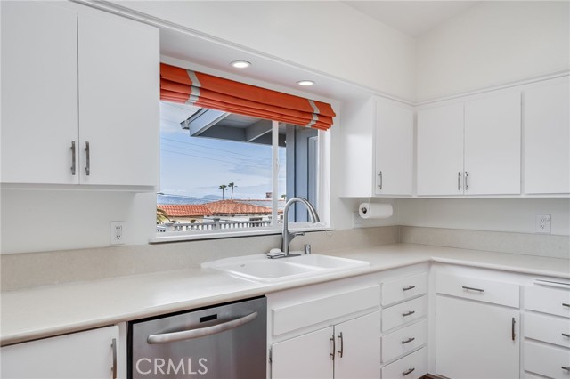 33932 Granada Drive, Dana Point CA: https://media.crmls.org/medias/9022401c-0575-4ac6-b80f-4fcc67f0b040.jpg