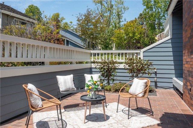 481 Kakkis Drive, Long Beach CA: https://media.crmls.org/medias/90227413-fc67-4bc9-9f36-94f07b806d6d.jpg