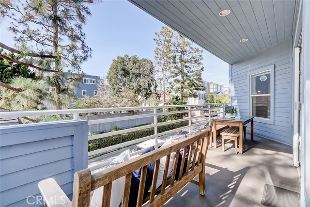 Deck off of living room