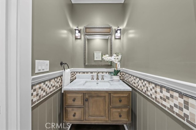 Detail Gallery Image 29 of 52 For 1167 Roxbury Dr #103,  Los Angeles,  CA 90035 - 2 Beds | 4/1 Baths