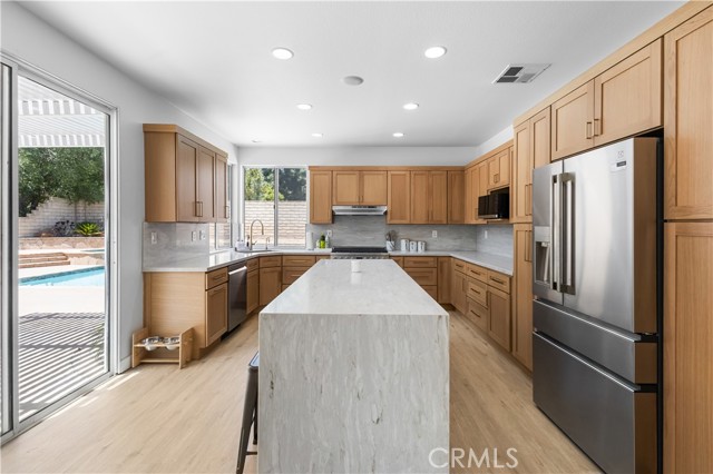 2517 Renata Court, Thousand Oaks CA: https://media.crmls.org/medias/9024b4cb-fc2c-4dbb-bcd6-6be0c4d5d508.jpg