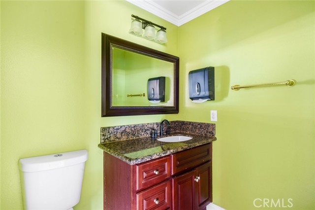 Detail Gallery Image 14 of 31 For 22018 Craggy View St, Chatsworth,  CA 91311 - 3 Beds | 3 Baths