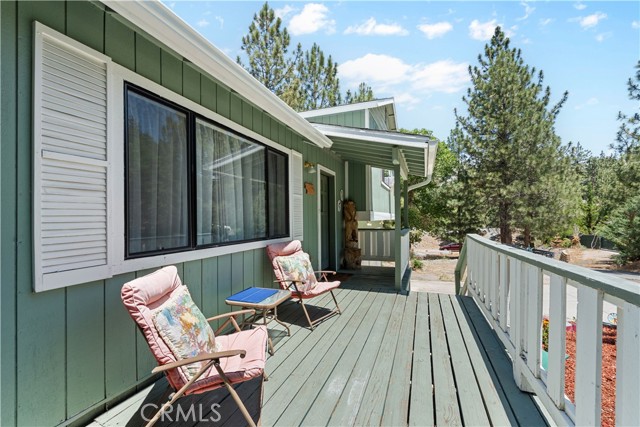 1876 Sparrow Road, Wrightwood CA: https://media.crmls.org/medias/90252805-6f32-400d-8d10-f34fb30257c0.jpg