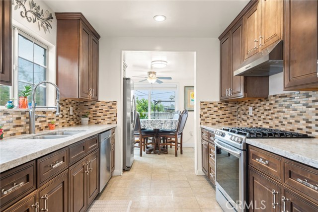 Detail Gallery Image 12 of 42 For 3322 Minto Ct, Los Angeles,  CA 90032 - 2 Beds | 2 Baths