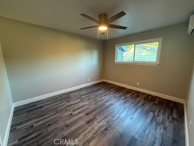 https://media.crmls.org/medias/902592a8-828a-4070-9f86-bb1a98892193.jpg?preset=X-Large