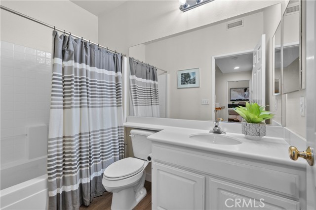 Detail Gallery Image 29 of 40 For 23449 Abbey Glen Pl, Valencia,  CA 91354 - 2 Beds | 2/1 Baths