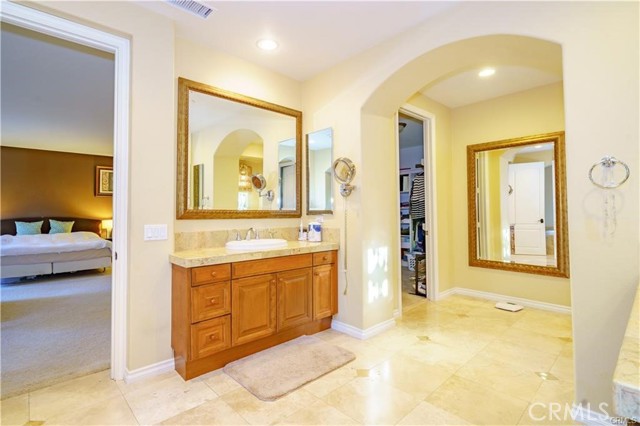 37 Twiggs, Irvine CA: https://media.crmls.org/medias/9025df93-39c0-4ce9-8fe5-ec0bd10df09c.jpg