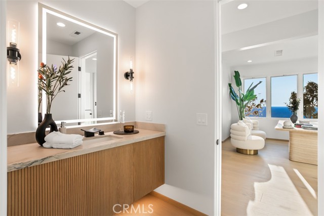 31 N Vista De Catalina, Laguna Beach CA: https://media.crmls.org/medias/9026dd31-f26e-4d71-9046-80586ee87888.jpg