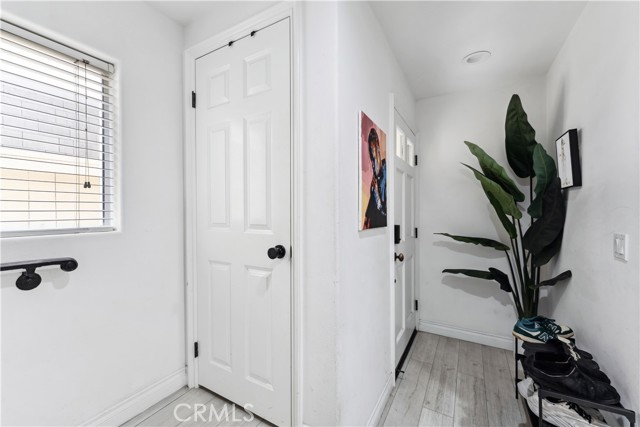 Detail Gallery Image 5 of 28 For 608 Clubhouse Ave, Newport Beach,  CA 92663 - 3 Beds | 2 Baths
