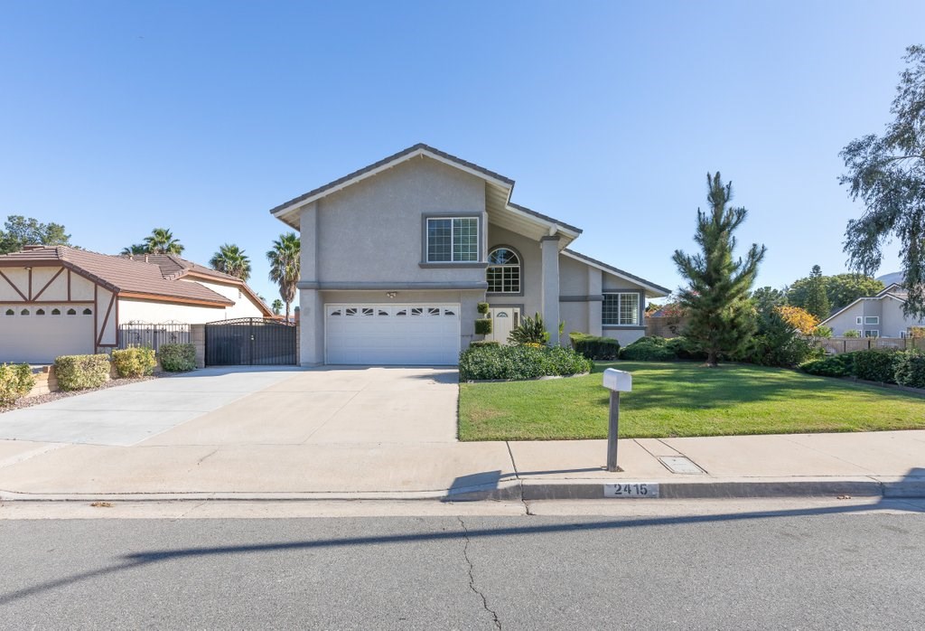 2415 Peacock Ln, Corona, CA 92882