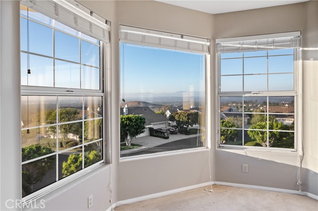 6 Saros, Irvine CA: https://media.crmls.org/medias/902a65b0-4e6c-4124-a4c5-6dd2968da8e5.jpg